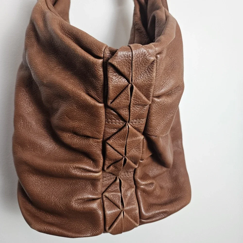 Elliott Lucca Shoulder Bag Hobo Purse Brown Pebbled Leather‎ Knot Ruched Front